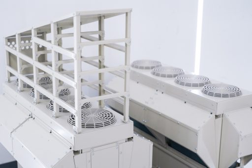 サムネイル_精巧な室外機ミニチュアモデルの制作事例｜3Dプリントで再現性を追求