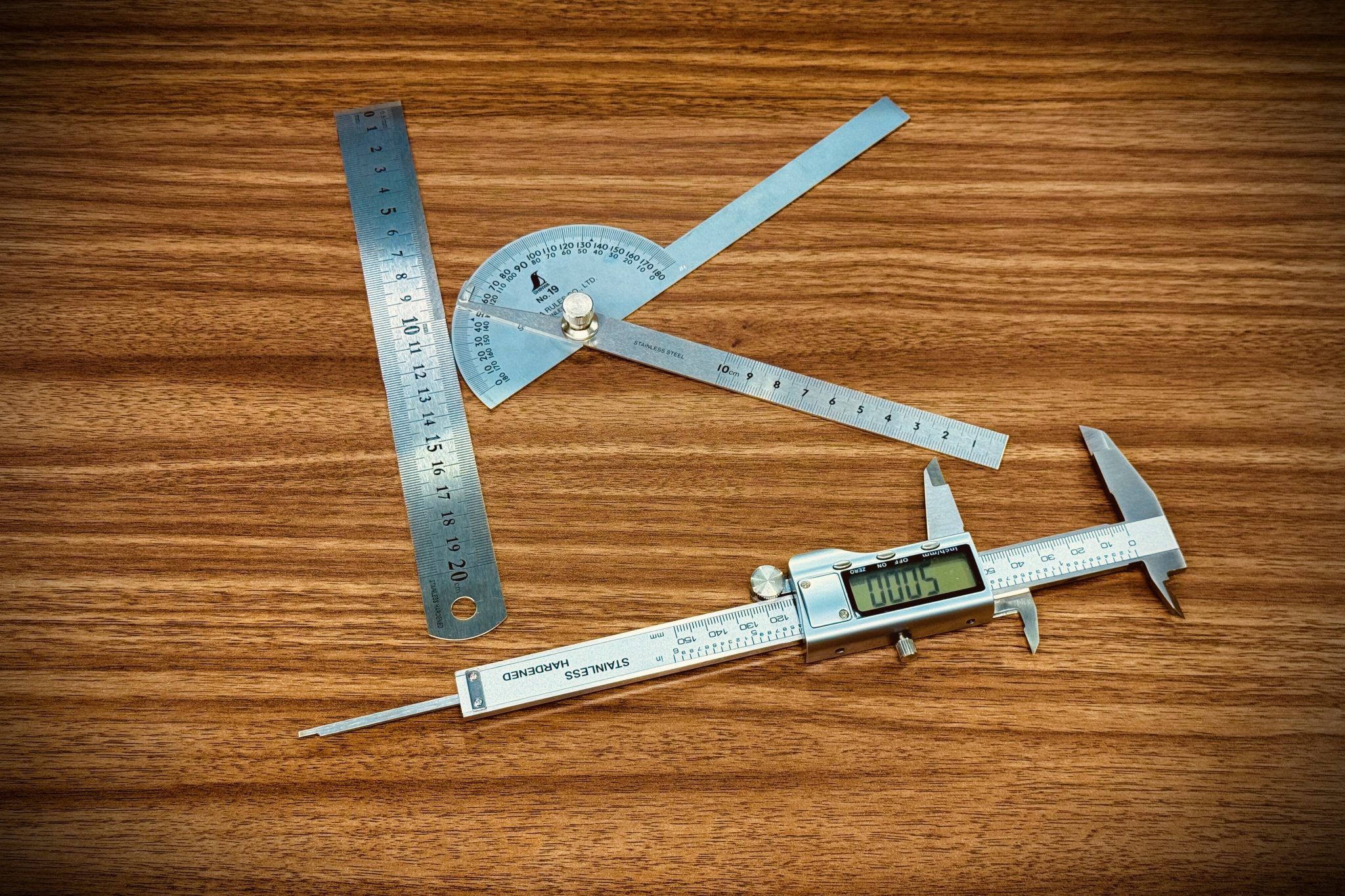 造形物の寸法を測る道具のイメージ