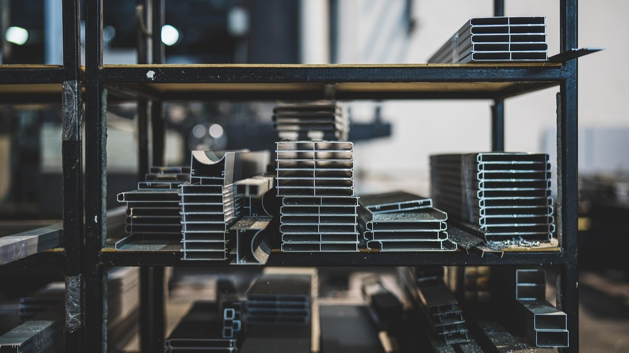 板金加工を依頼するメリットは何か？